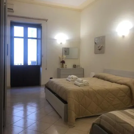 Appartamento Monolocale In Via Poerio